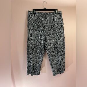kim Rogers cropped pants in size 14